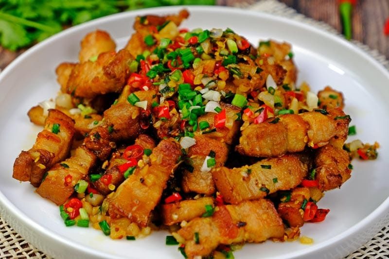Crispy pork belly with garlic and chilli